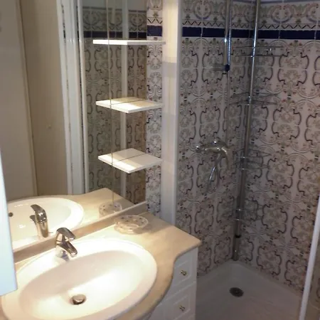 Les Andalouses 펜션 아그